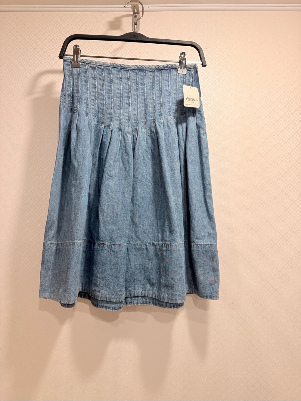 NWT Free People We The Free Peyton Pintuck Denim A-Line Midi Skirt Size 2 - Picture 2 of 14